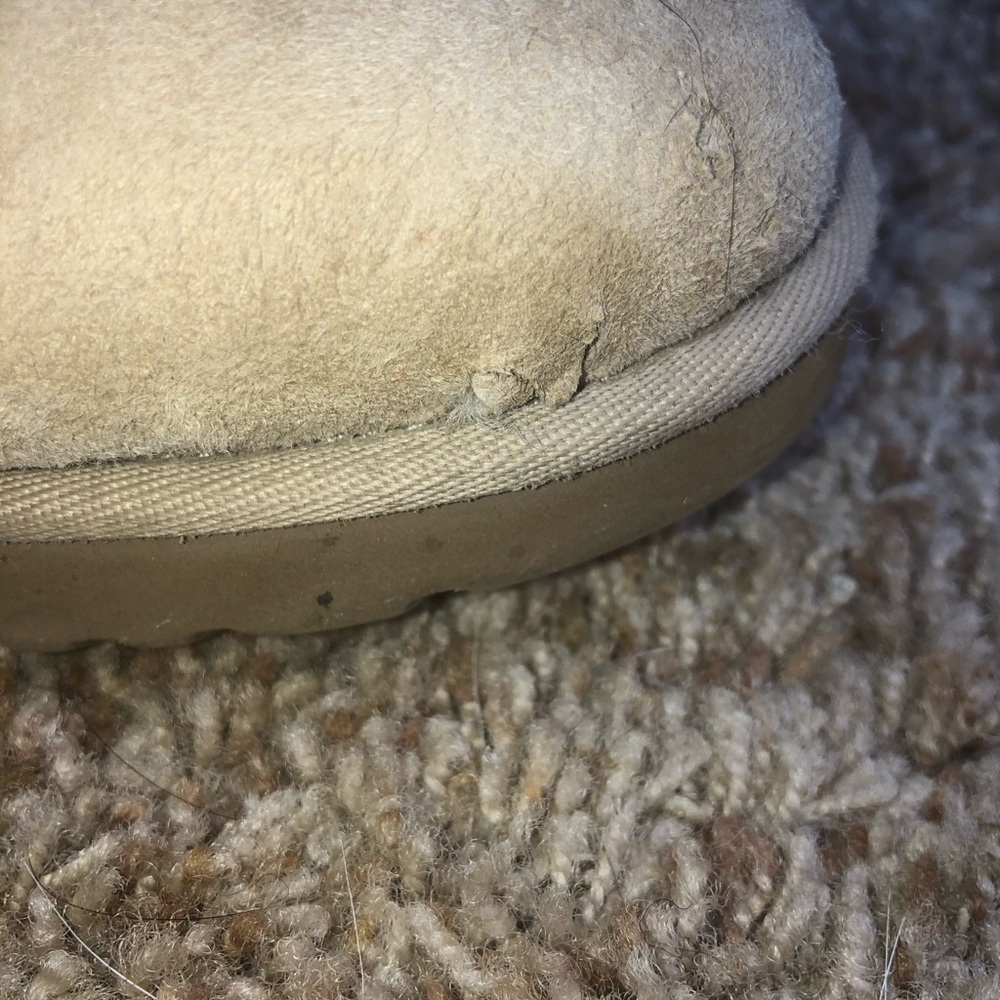 Off white/Creme Ugg Boots - Picture 4 of 5